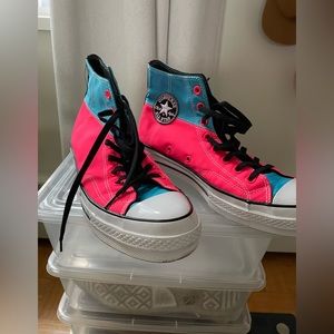 Neon Converse Chuck 70.